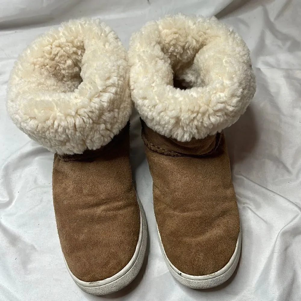 UGG Australia Mika Sheepskin Classic Sneaker Boots. Size 8.